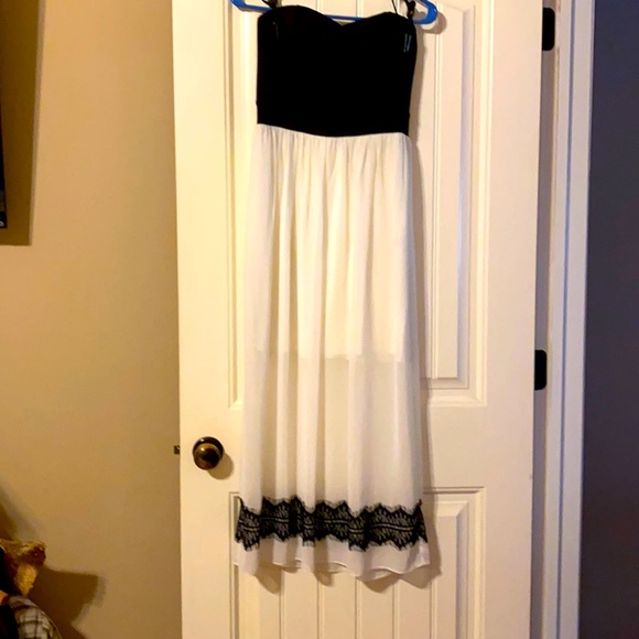 Dresses & Skirts - Enfocus Studio Strapless Night Dress. Size 6